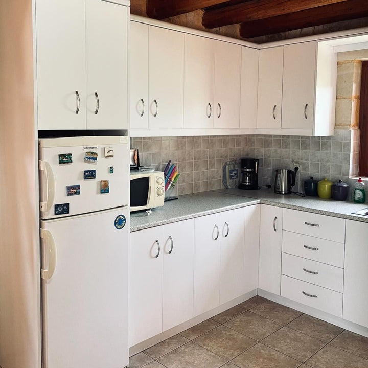 RAL 9010 Pure White Kitchen Cabinet Paint - Bradite Universal Paint and Primer