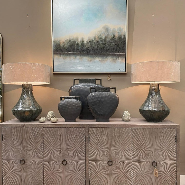 Little Greene Silt No. 40 is a beautiful deep warm clay paint colour with exceptional texture and character. Order Little Greene Silt No. 40 paint online in Ireland.