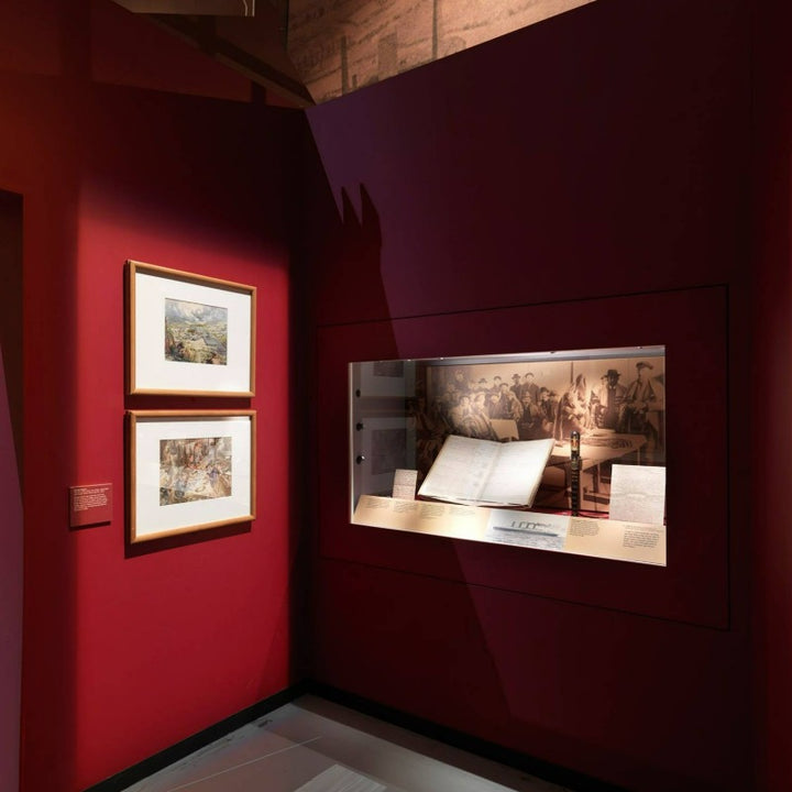 Little Greene Theatre Red No. 192 is a deep red paint colour. Theatre Red 192 red feature wall paint colour. Buy Little Greene paint online.