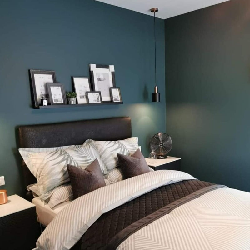 Little Greene Harley Green No. 312 is a beautiful deep green paint colour with a hint of blue giving it a teal appearance. Harley Green No. 312 bedroom paint colour. Order Little Greene paint online in Ireland