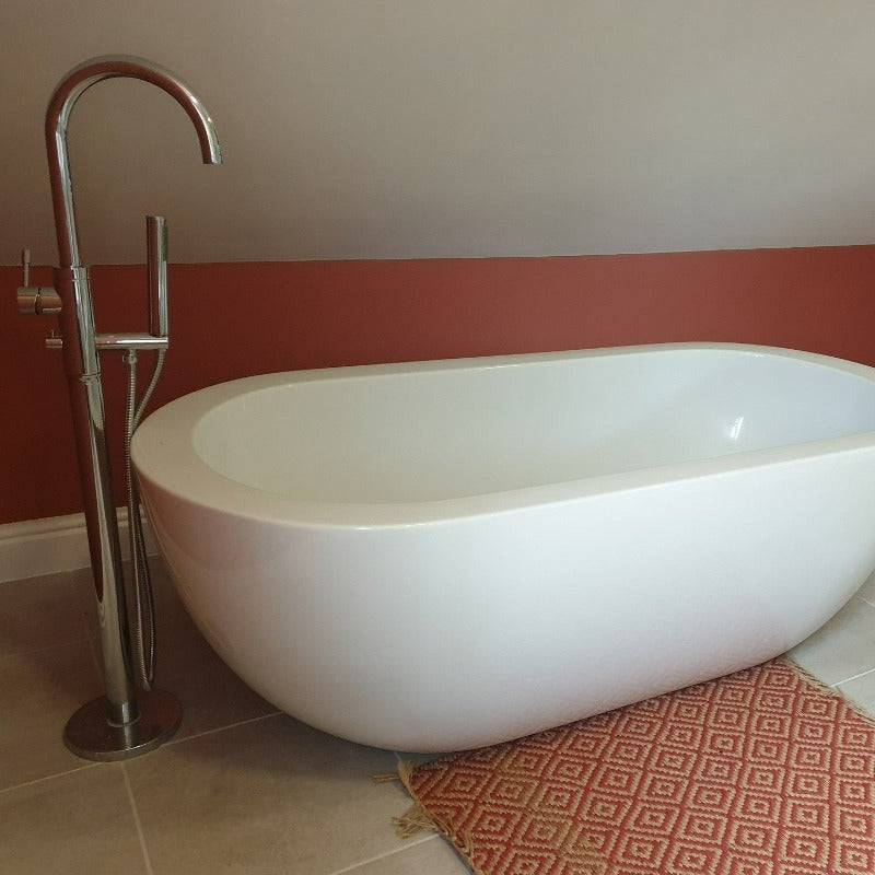 Little Greene Tuscan Red No. 140 is a deep red paint colour. Tuscan Red bathroom paint colour. Buy Little Greene paint online.
