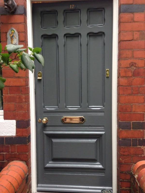 Little Greene Scree No. 227 is a really versatile deep shade from Little Greene’s blue based family of greys. Order Little Greene paint online in Ireland.