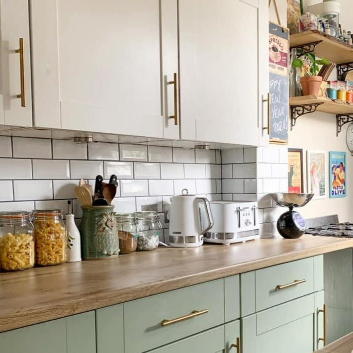 Little Greene Clay Pale No. 152 is lighter version of Clay 39, a neutral paint colour for kitchen cabinets. Buy Little Greene paint online.