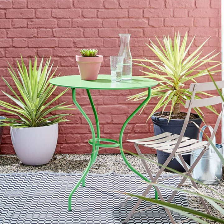 Little Greene Phthalo Green No. 199 is a vibrant electric green paint colour. Buy Little Greene Phthalo Green paint online. Green table paint colour. 