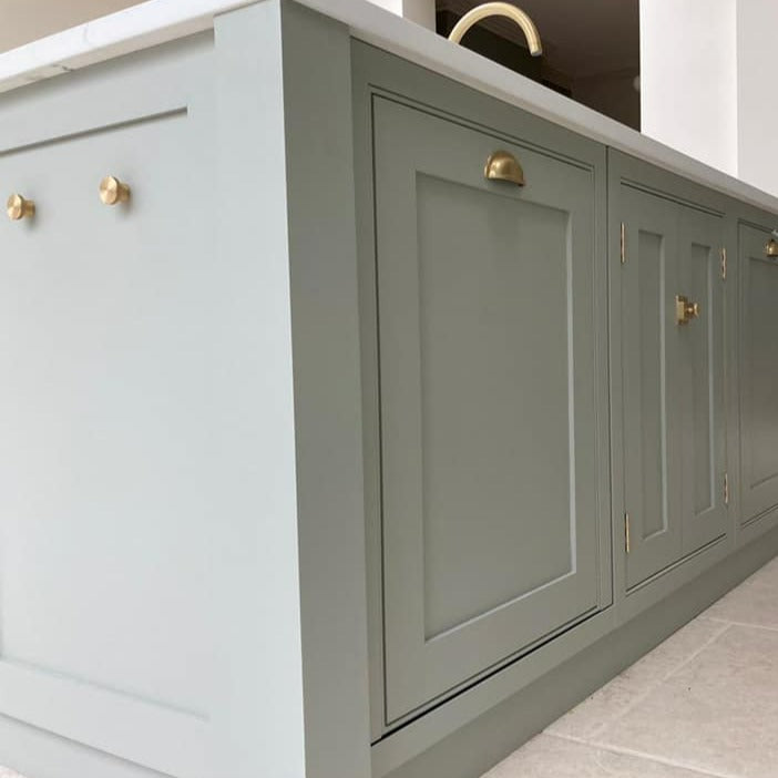 Little Greene North Brink Grey No. 291 is a elegant, pale, putty-green paint colour. Order Little Greene North Brink Grey 291 Kitchen Paint Colour. 