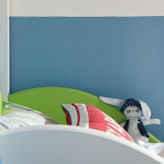 Little Greene Phthalo Green No. 199 is a vibrant electric green paint colour. Buy Little Greene Phthalo Green paint online. Green bed paint colour.
