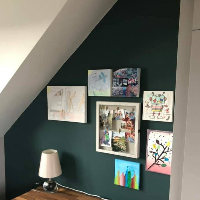 Little Greene Harley Green No. 312 is a beautiful deep green paint colour with a hint of blue giving it a teal appearance. Harley Green No. 312 bedroom paint colour. Order Little Greene paint online in Ireland