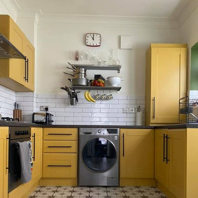 Little Greene White Lead No. 74 is a creamy white paint colour often used to accompany warm colours in country homes. Order Little Greene paint online in Ireland. 