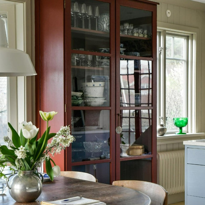 Little Greene Arras No. 316 is a deep, earthy red paint colour. Red cabinet paint colour. Buy Little Greene paint online.