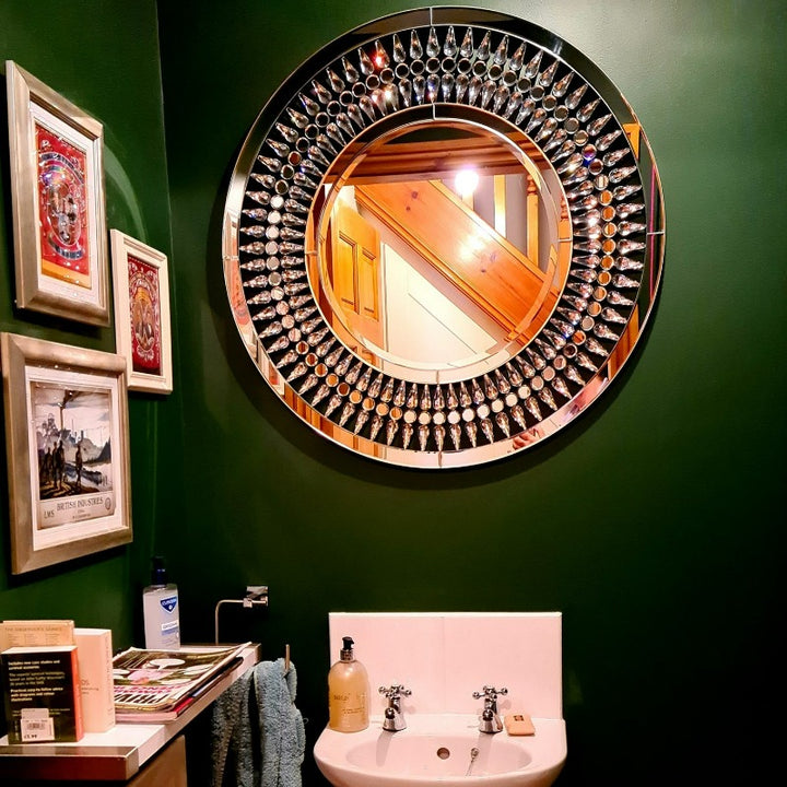 Little Greene Dark Brunswick Green No. 88 is a dark green paint colour. Green bathroom paint colour. Buy Little Greene paint online.