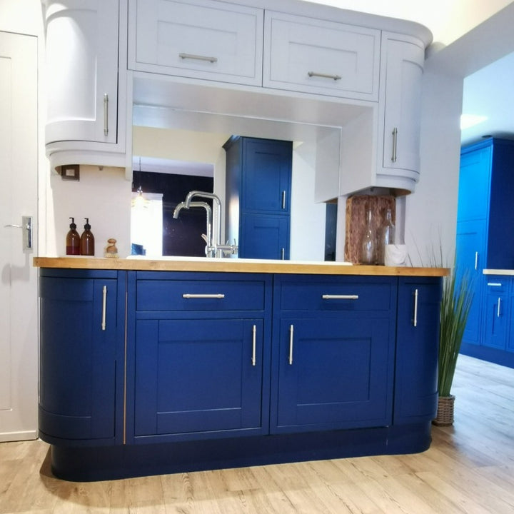 Little Greene Royal Navy No. 257 is a dark blue paint colour. Navy blue kitchen cabinet paint colour. Buy Little Greene paint online.