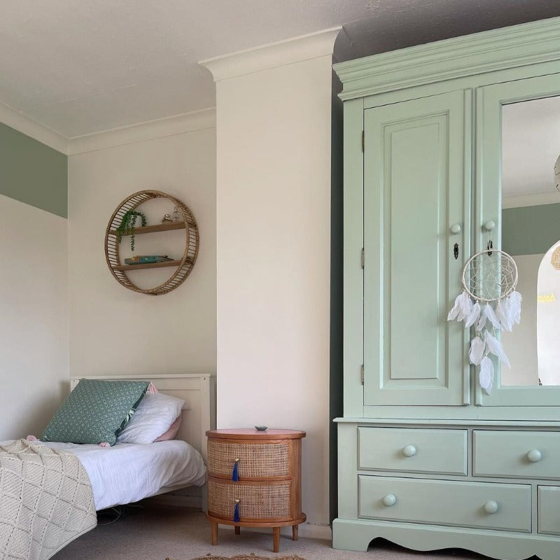 Wimborne White Farrow & Ball bedroom paint colour from Paint Online