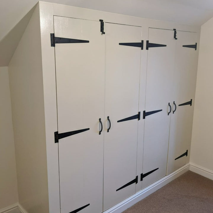 Little Greene Travertine Light No. 272 is a warm neutral wardrobe paint colour. Buy Little Greene paint online.