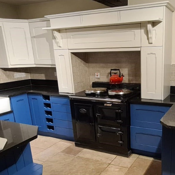 Little Greene Silent White No. 329 is a neutral-warm white paint colour. Buy Little Greene paint online.