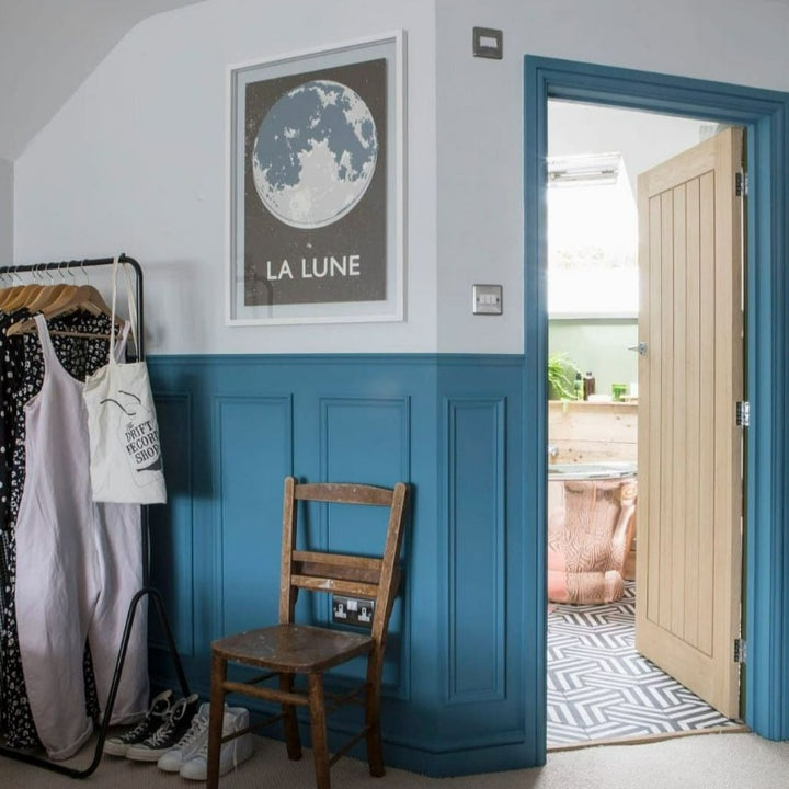 Little Greene Air Force Blue No. 260 is a beautiful blue paint colour. Blue panelling paint colour. Buy Little Greene paint online.
