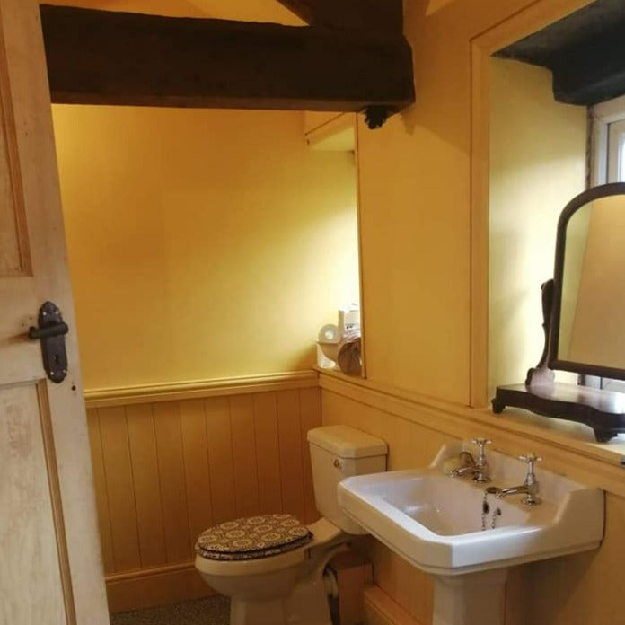 Little Greene Giallo No. 337 is a beautiful bright mustard paint colour. Giallo 337 yellow bathroom paint colour. Buy Little Greene Giallo 337 paint online.