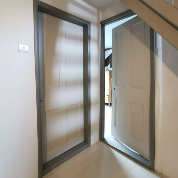 Little Greene Baluster No. 321 is a grey limestone paint colour. Baluster 321 architrave paint colour. Buy Little Greene paint online.