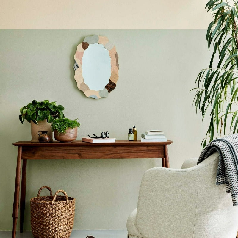 Little Greene Tracery II No. 78 is a refreshing green paint colour. Tracery II is a lush and uplifting choice for any room. Order Little Greene paint online in Ireland.