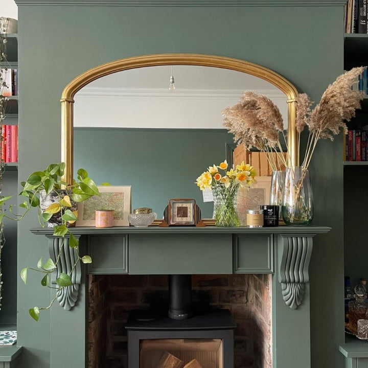 Little Greene Ho Ho Green 305. Green living room paint colour. Buy Little Greene paint online.