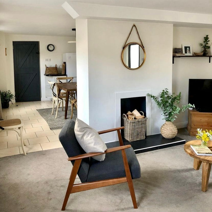 Alabaster White from the Colourtrend Contemporary colour card is a staple white. See how to use this colour in your home. Sample pot available. Nationwide delivery. 