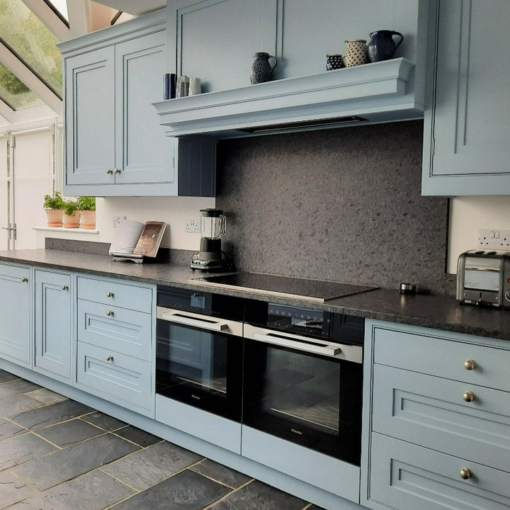 Little Greene Pale Wedgwood No. 249 is a beautiful light blue paint colour. Blue kitchen paint colour. Buy Little Greene paint online.