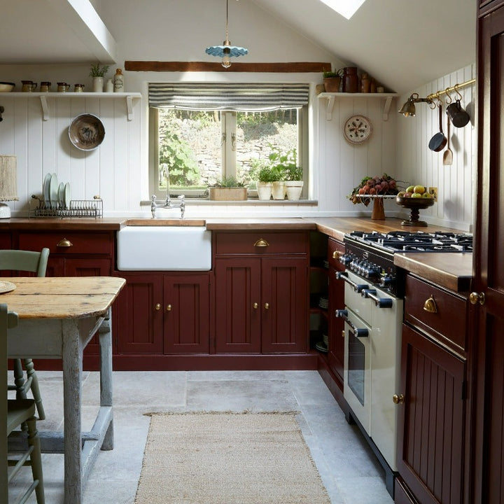 Little Greene Arras No. 316 is a deep, earthy red paint colour. Red kitchen cabinet paint colour. Buy Little Greene paint online.
