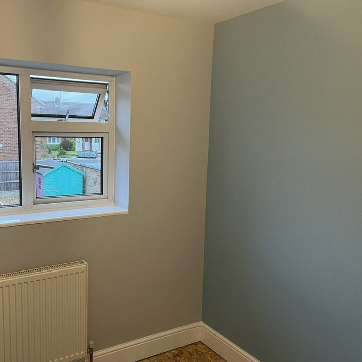 Little Greene Sky Blue is a beautiful light blue paint colour. Sky Blue 103 bedroom paint colour. Buy Little Greene paint online.