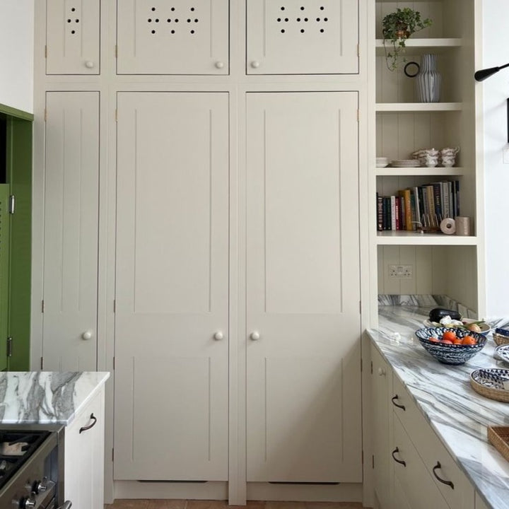 Little Greene Silent White - Mid 330. Off white kitchen cabinet presses paint colour. Buy Little Greene online. 