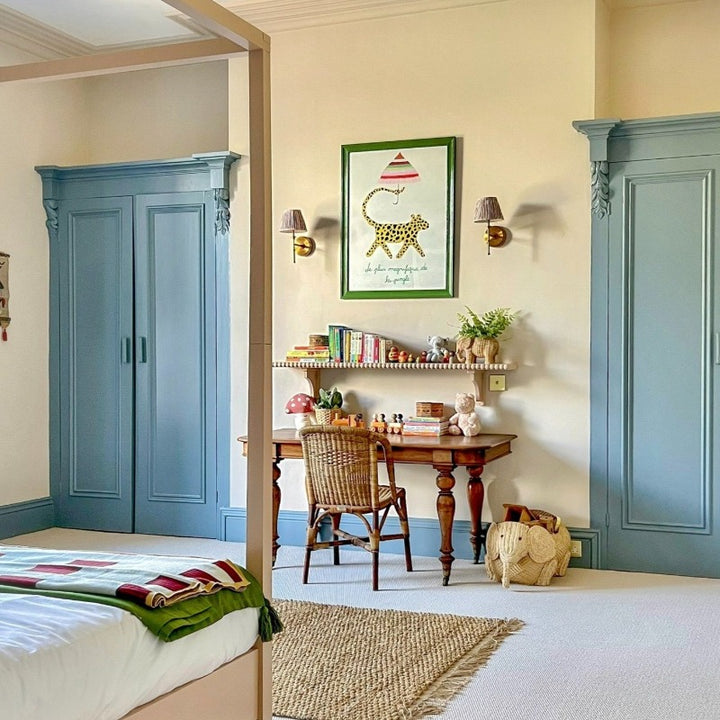 Selvedge No. 306 from Farrow & Ball blue woodwork paint colour.