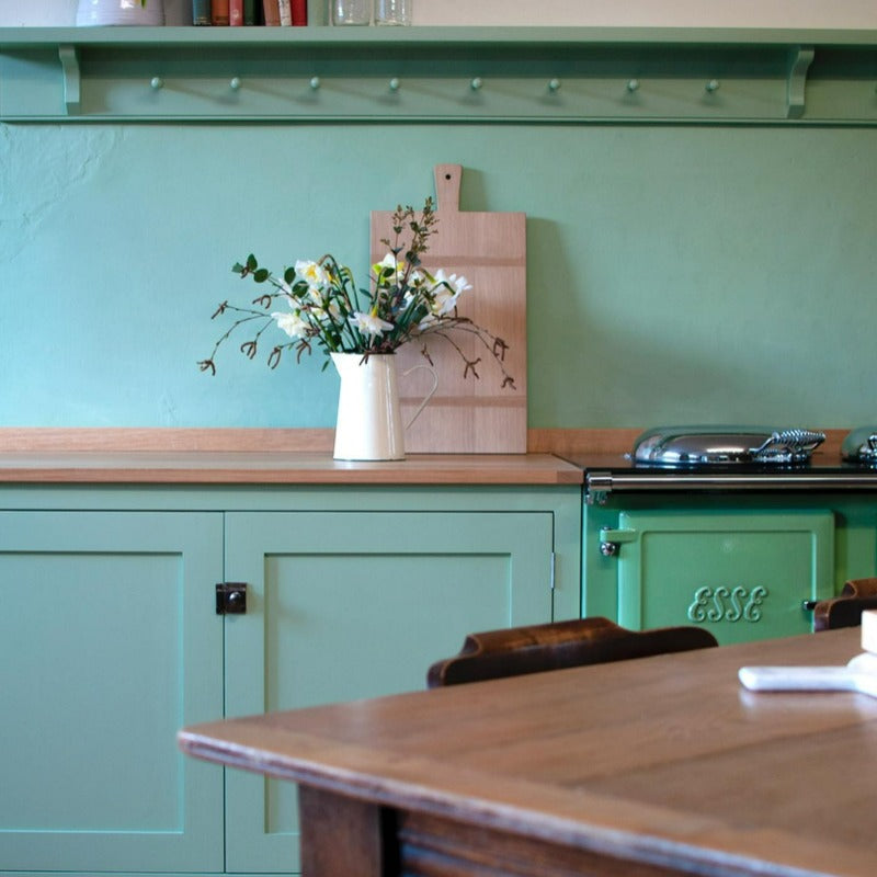 Little Greene Pea Green No. 91 is fresh and playful green paint colour with a restful tone. Buy Little Greene Pea Green 91 kitchen paint online.