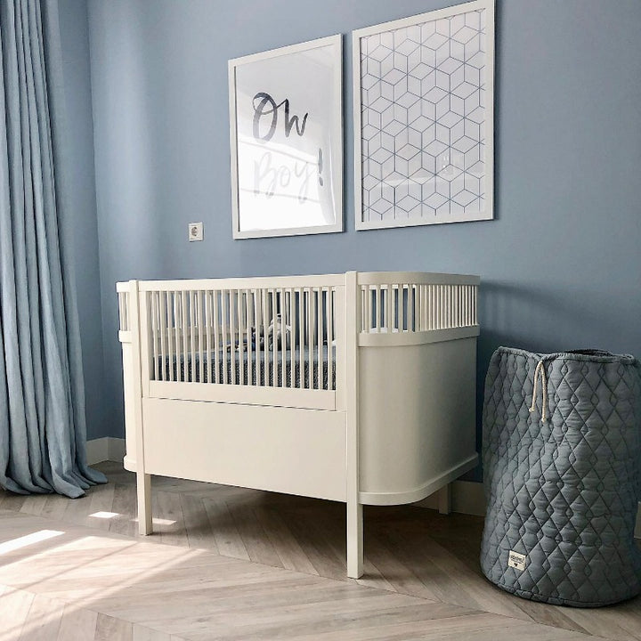 Little Greene Pale Wedgwood No. 249 is a beautiful light blue paint colour. Blue kids bedroom paint colour. Buy Little Greene paint online.