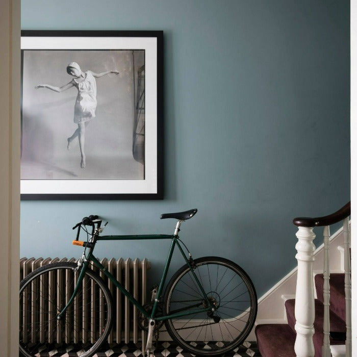 Farrow & Ball Oval Room Blue No. 85 - Hallway Paint Colour - Paint Online Ireland