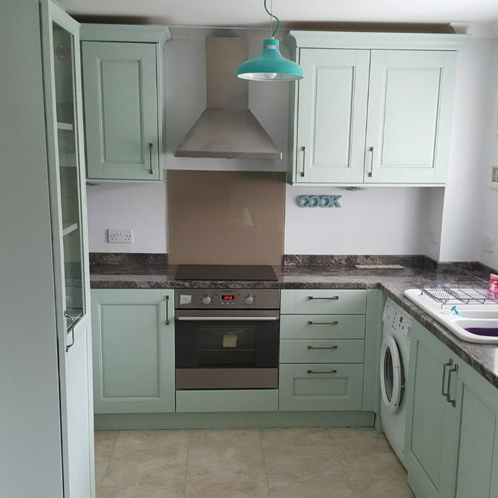 Little Greene Aquamarine Mid No. 284 is a subtle green paint colour. Buy Little Greene Aquamarine Mid kitchen paint colour paint online in Ireland.