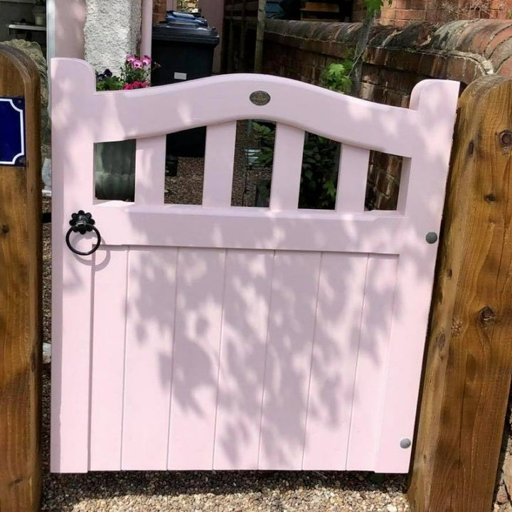 Little Greene Confetti No. 274 is a pale pink paint colour. Confetti 274 pink exterior eggshell paint colour. Buy Little Greene paint online.