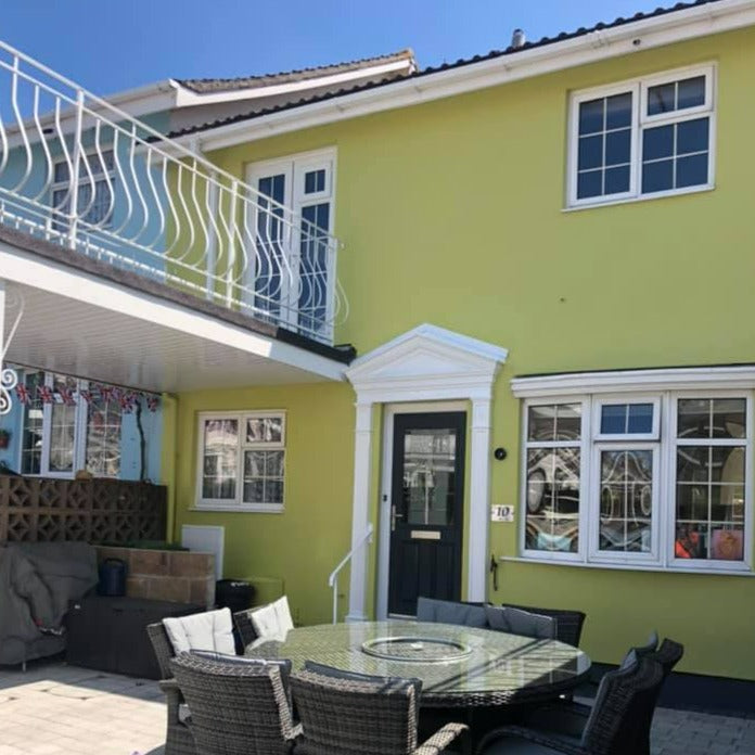 Little Greene Pale Lime No. 70 is a zesty green paint colour that can bring freshness to rooms. Buy Little Greene Pale Lime 70 exterior masonry paint online.