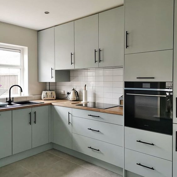 Blue Folly by Colourtrend Paint - Historic Colour