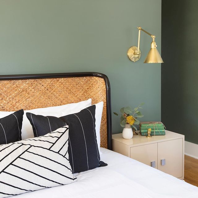 Green Smoke No. 47 - Farrow & Ball Paint Colour - Paint Online Ireland