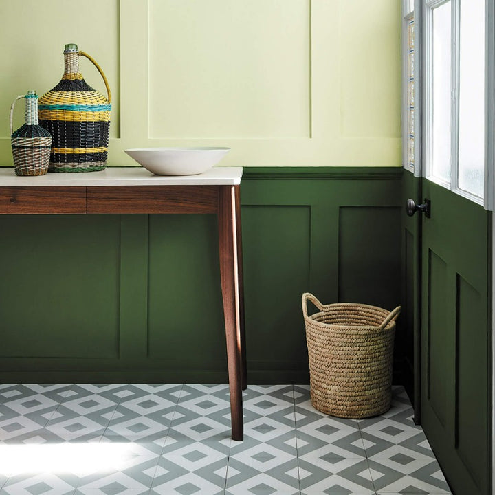 Little Greene Hopper No. 297 is a bold, dark green paint colour. Green hallway paint colour. Buy Little Greene Hopper 297 paint online.