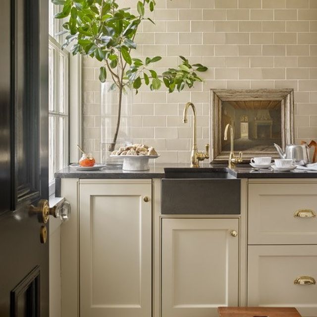 Joa's White No.226 from Farrow & Ball - Farrow and Ball Paint Colour - Kitchen Colour - Paint Online