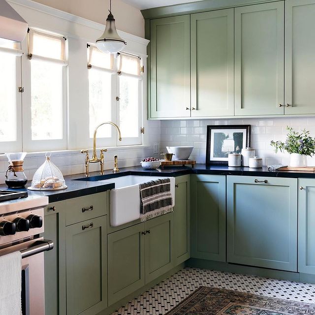 Farrow & Ball Lichen No. 19 - Farrow and Ball paint colour - Green Kitchen Paint Colour - Paint Online Ireland