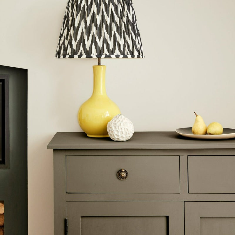 Little Greene Baluster No. 321 is a grey limestone paint colour. Baluster 321 paint for furniture. Buy Little Greene paint online. 
