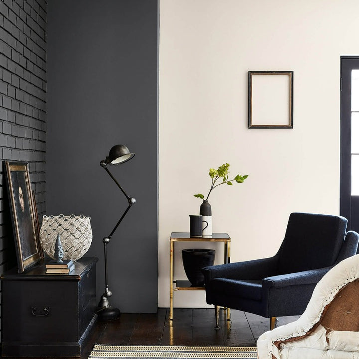 Little Greene Slaked Lime No. 105 is a pure and neutral white that gives a warm and soft appearance. Order Little Greene paint online in Ireland now. 