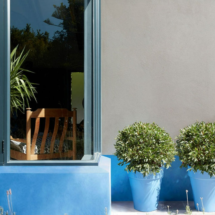 Little Greene Silt No. 40 is a beautiful deep warm clay paint colour. Silt Little Greene Intelligent Masonry Paint from Paint Online.