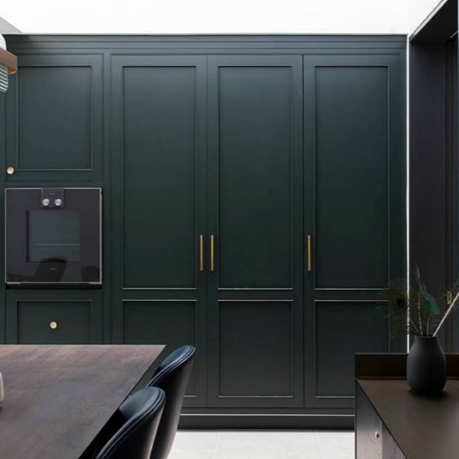 Smoking Room Green by Ventura Design - Dark Green Paint Colour Kitchen- Fleetwood Paints - Paint Online