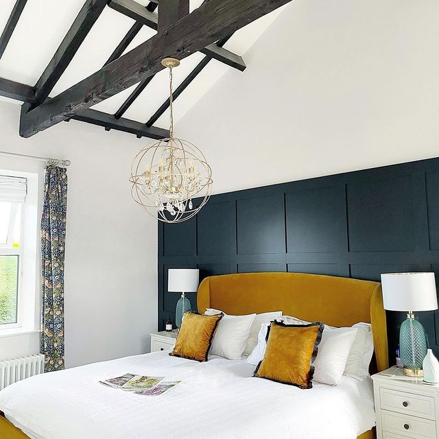 Strong White No. 2001 Farrow & Ball Paint Colour - Bedroom Paint Colour - Paint Online Ireland