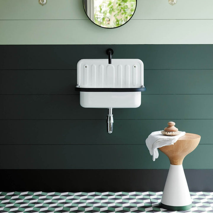 Little Greene Three Farm Green No. 306 is a rich dark deep green paint colour. Green panelling paint colour. Buy Little Greene paint online.