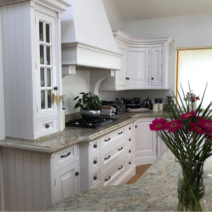 Willow White by Colourtrend Paint - Historic Colour