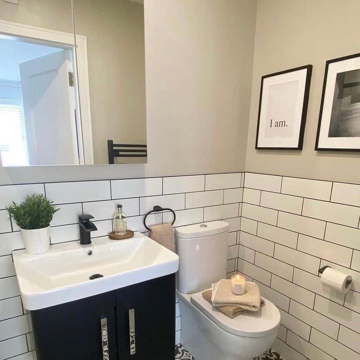 Esker Ridge Colourtrend paint colour. Beige neutral bathroom paint colour.